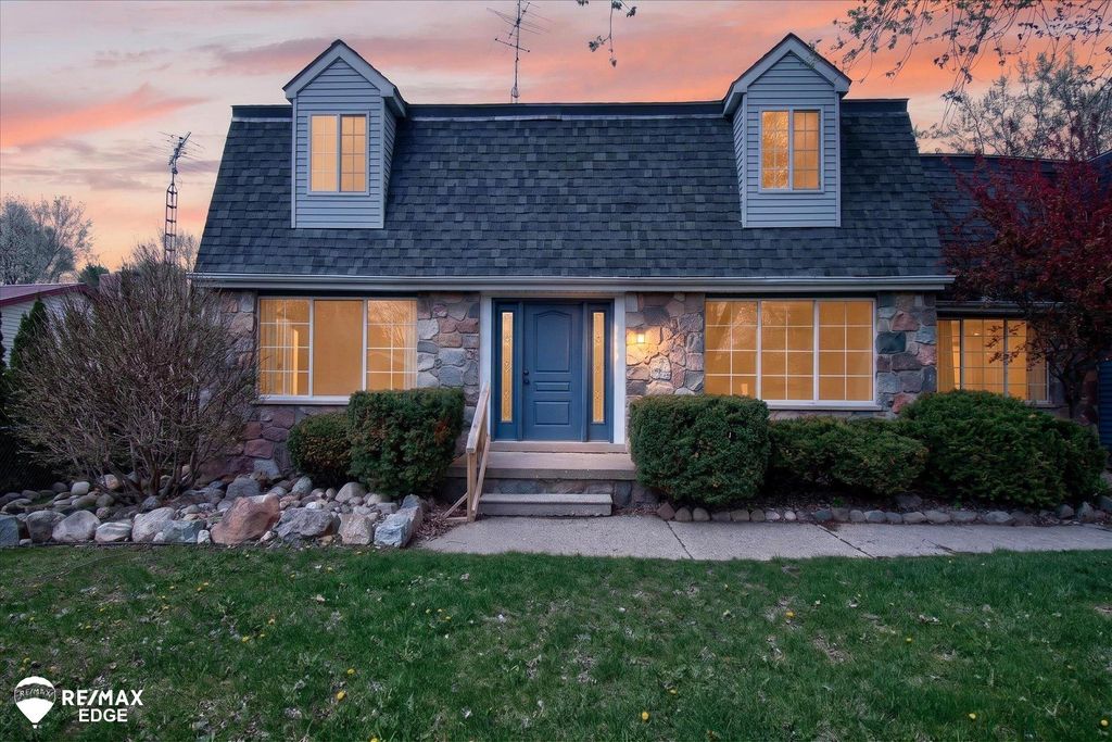 8454 Wesley Dr, Flushing charter township