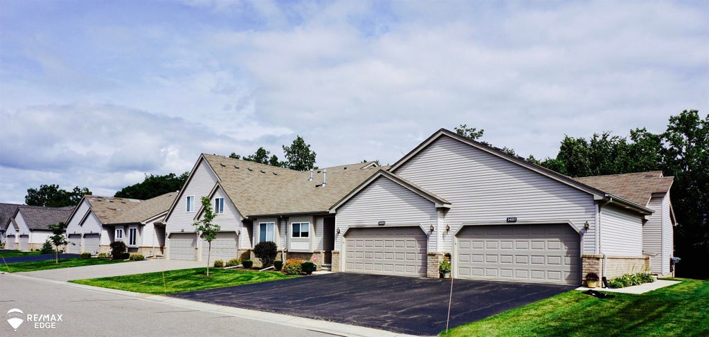 28001 Gregory St, Mundy township