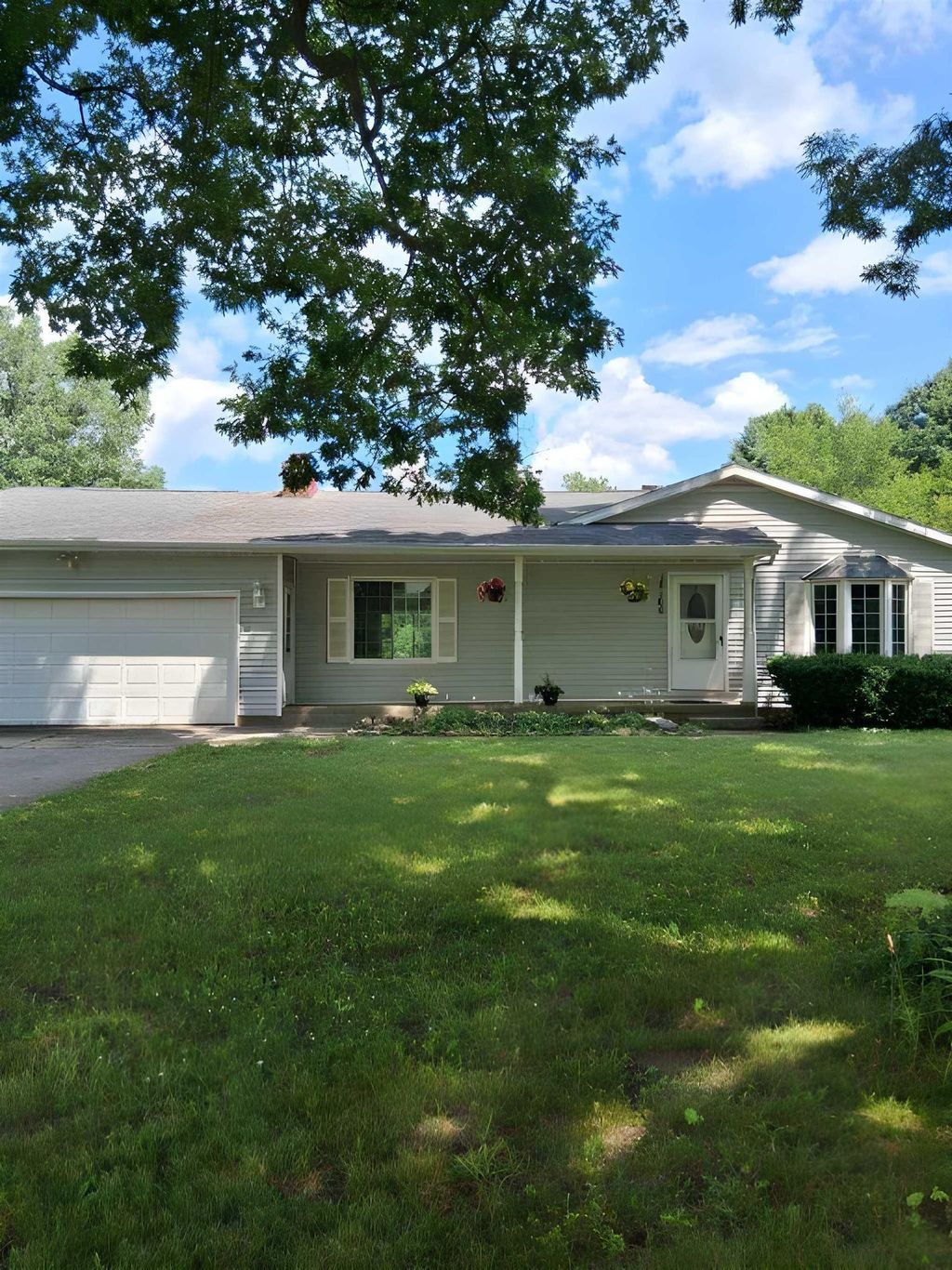 12160 Neff Rd, Vienna charter township