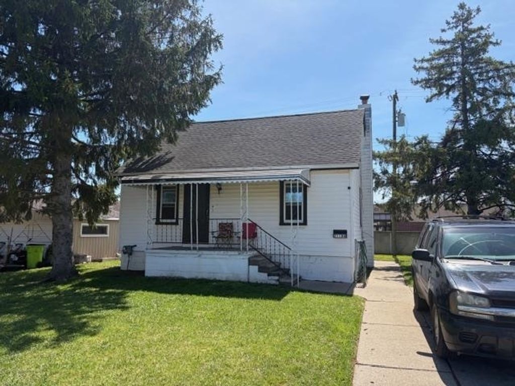21186 Woodward St, Clinton Township