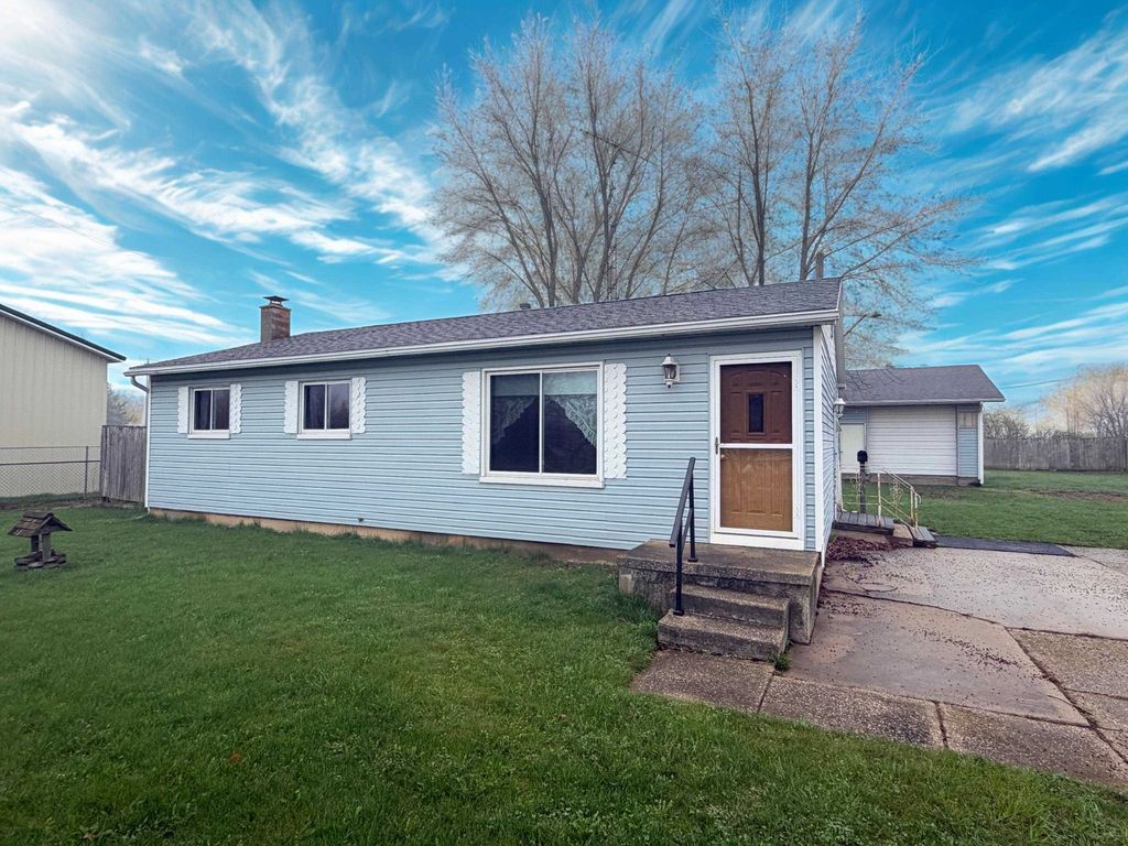 1920 Circle Dr, Fairgrove village