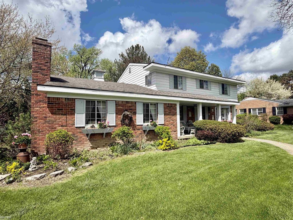 1269 Briarcliffe Dr, Flint charter township
