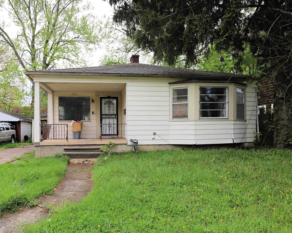 2835 Begole St, Flint city