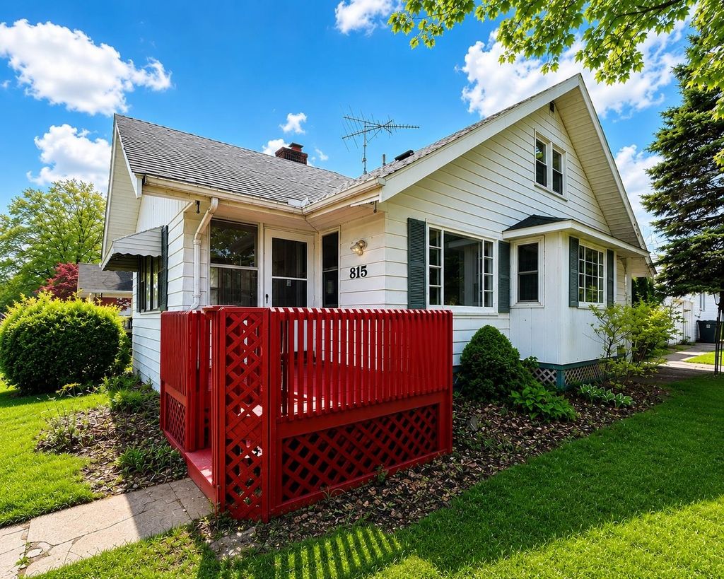 815 Marquette St, Flint