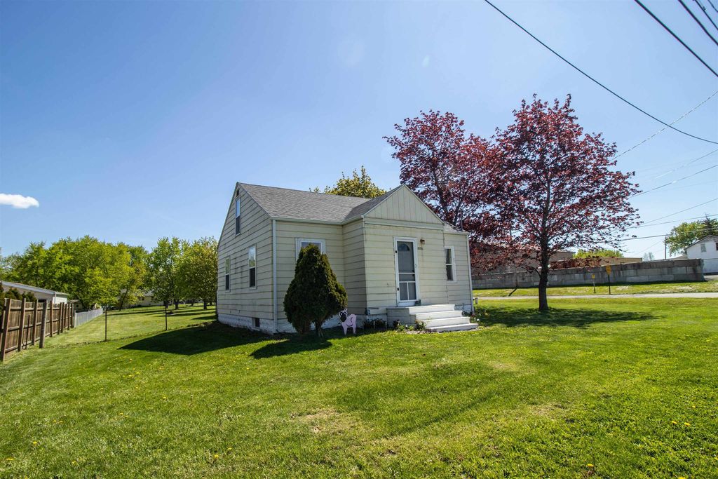 10256 N Saginaw Rd, Vienna charter township