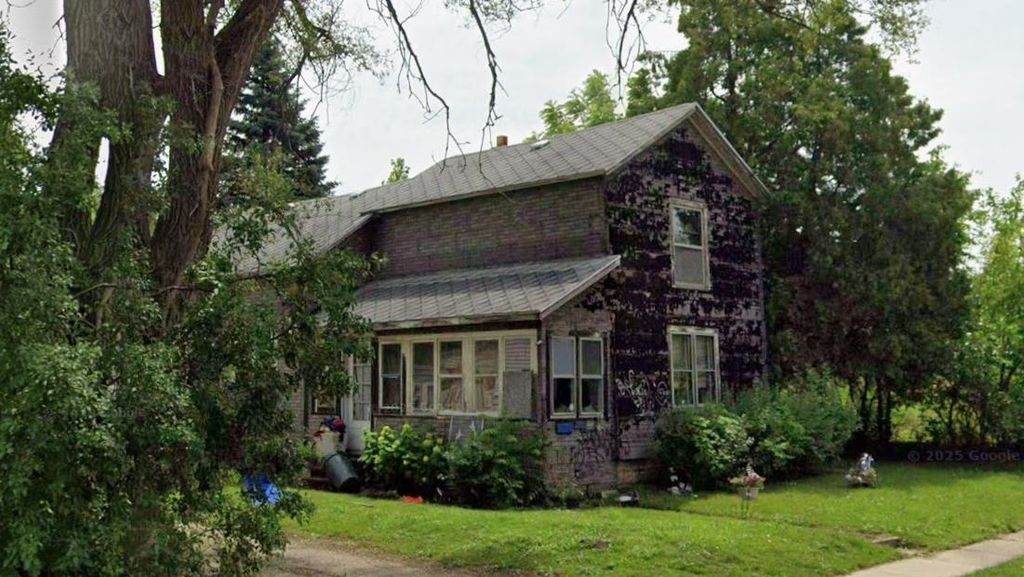 1709 Fenton Rd, Flint city