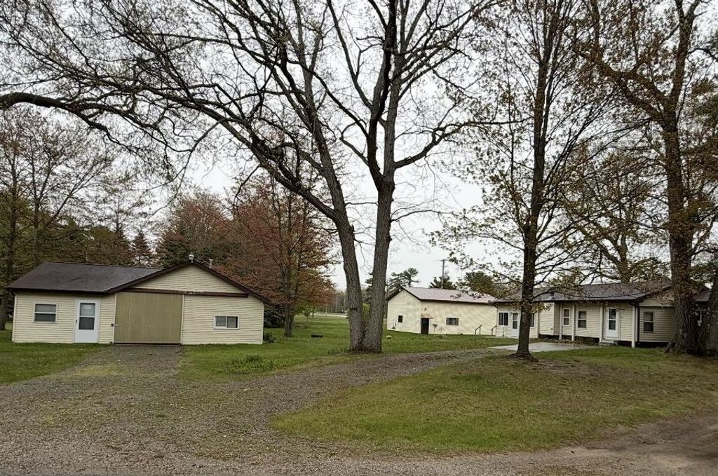 4866 Mikes Dr, Caseville