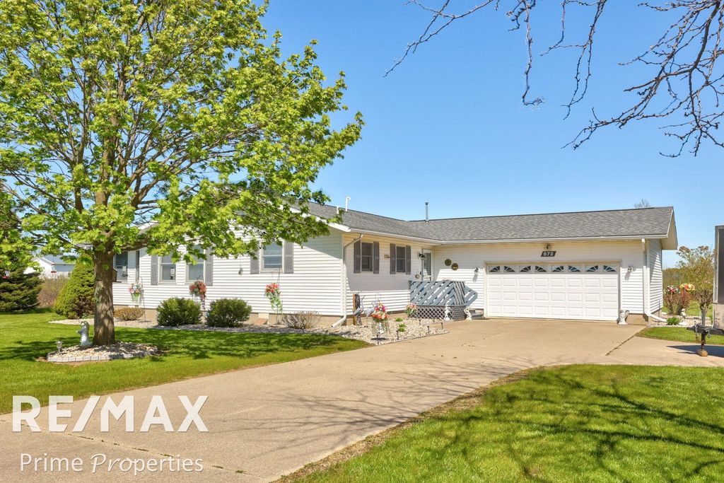 872 Huron Crest Dr, Verona township