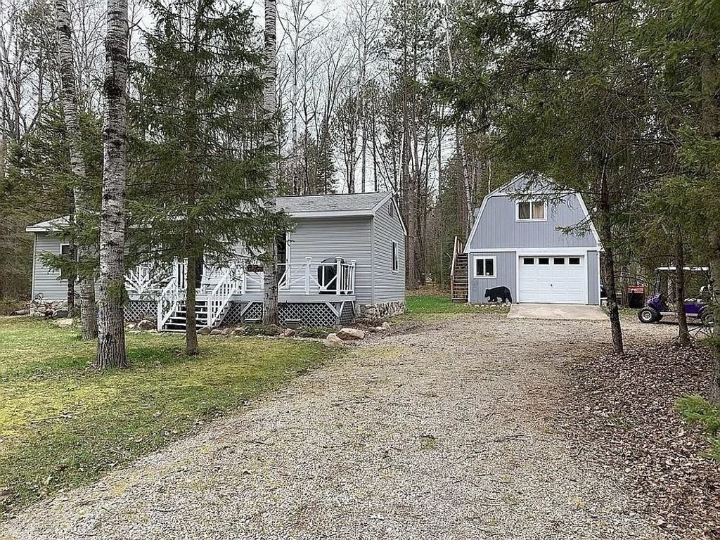 302 Ponderosa Dr St, Green township