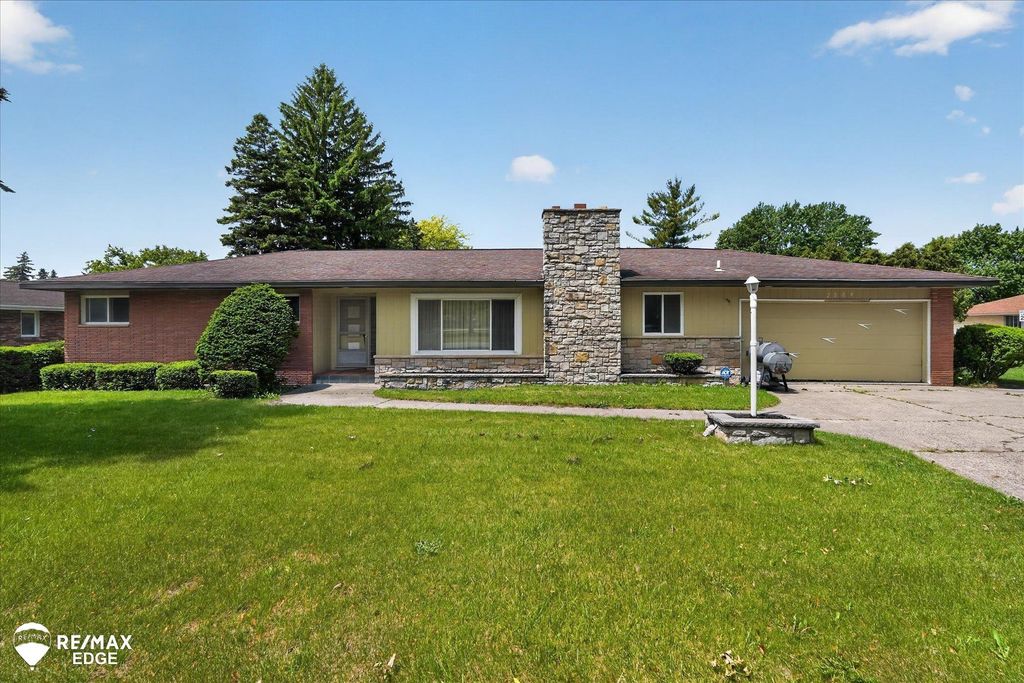 2809 S Outer Dr, Buena Vista charter township