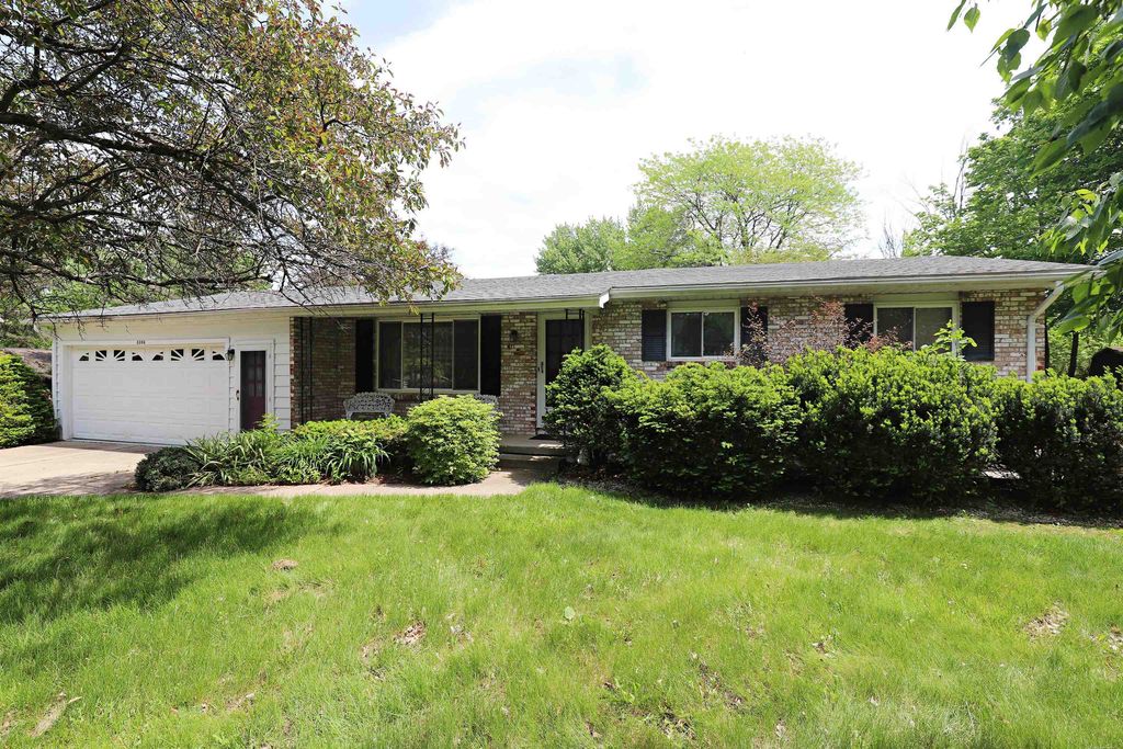 3306 Woodvalley Dr, Flushing charter township