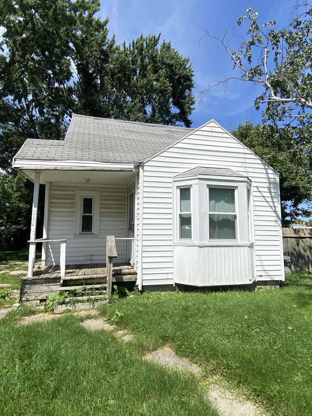 1028 Campbell St, Flint city