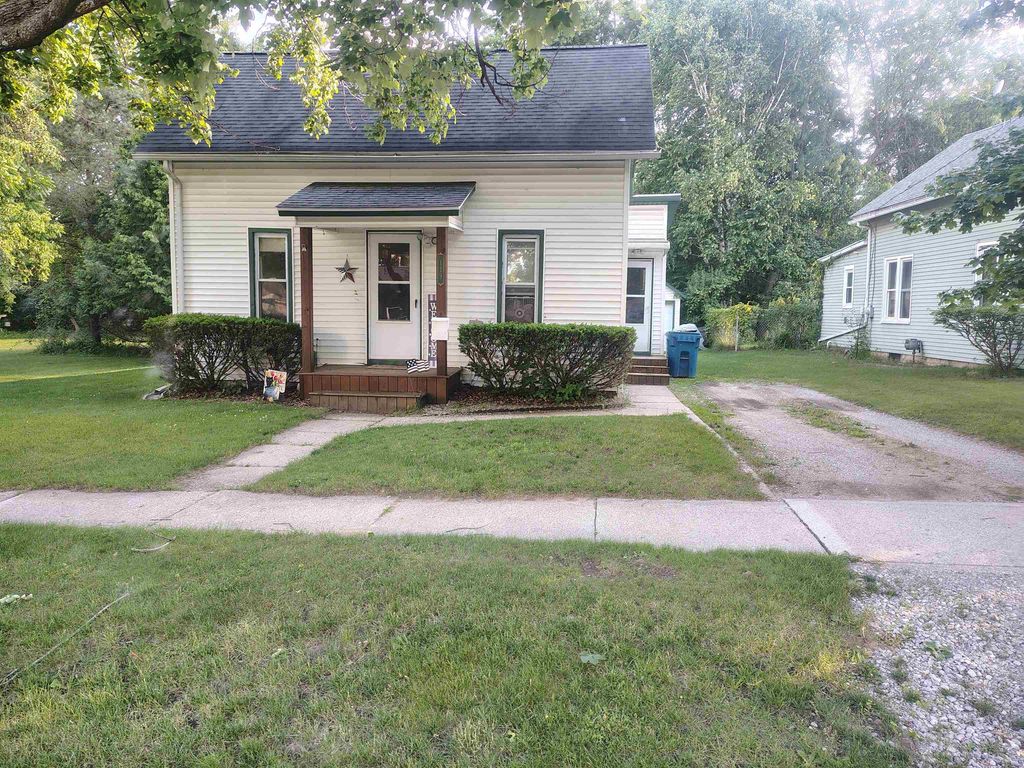 119 Spruce St, Vassar city