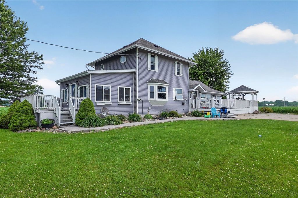 15151 Bishop Rd, Maple Grove township