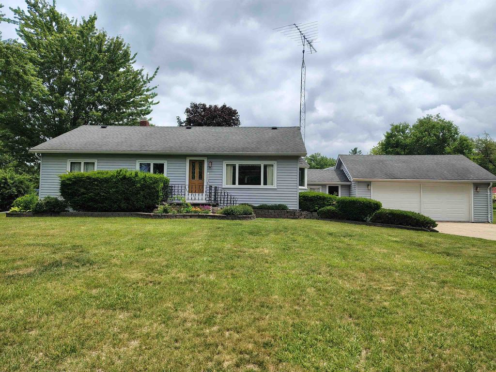 905 Dexter Dr, Venice township