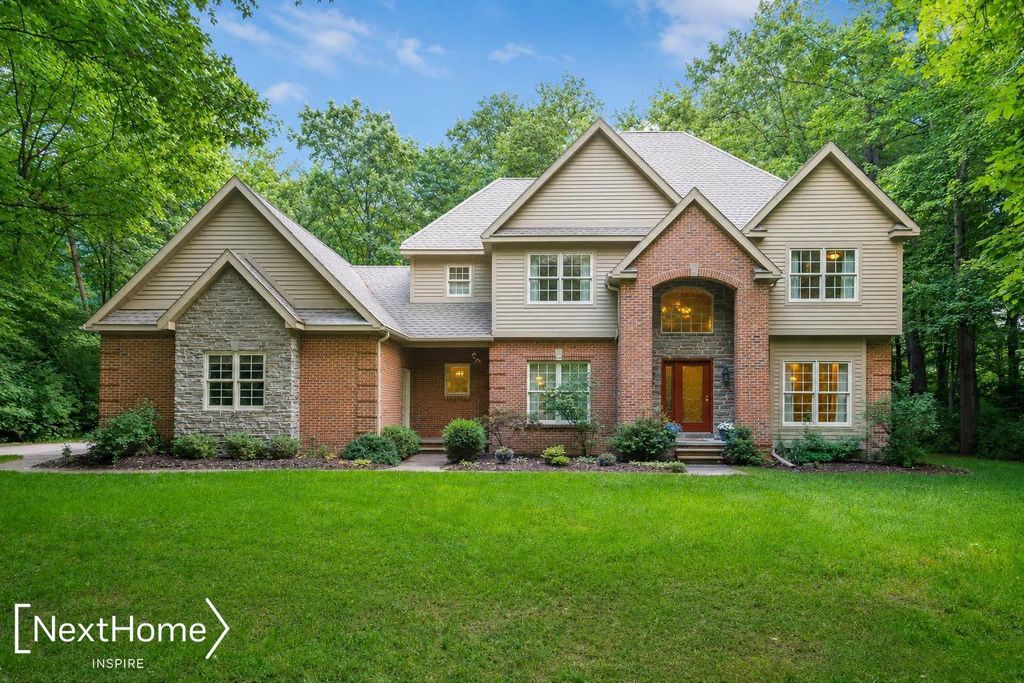 9185 North Island Dr, Flushing