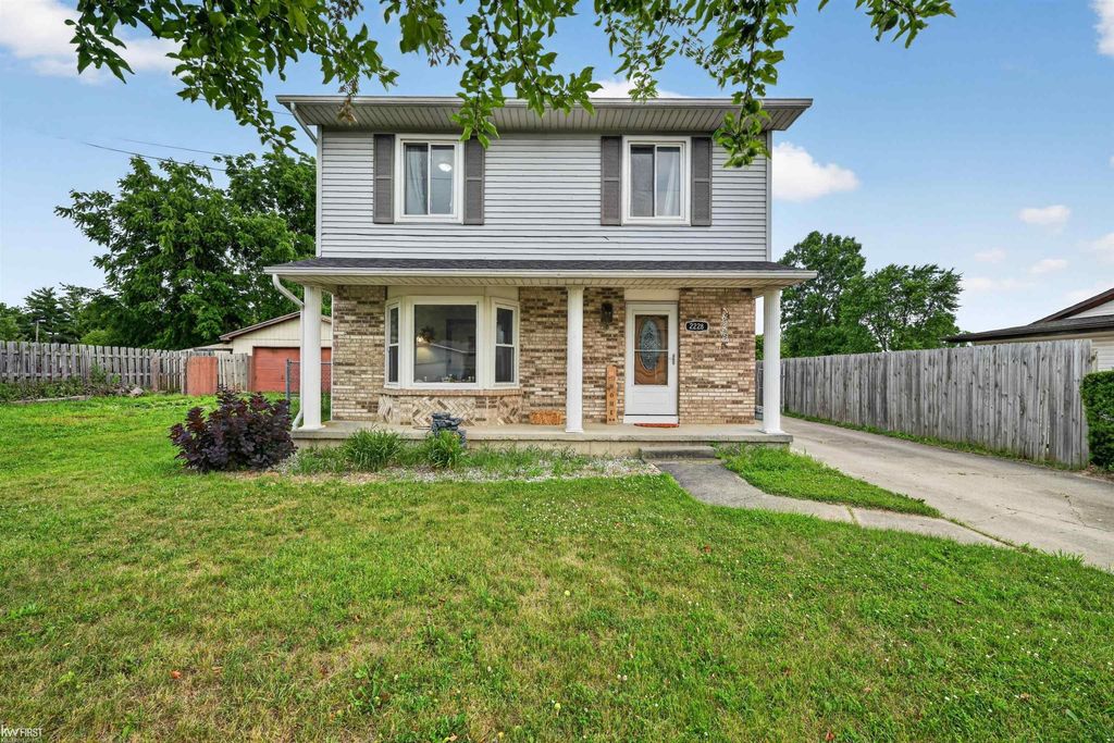 2228 Mclaren St, Burton city