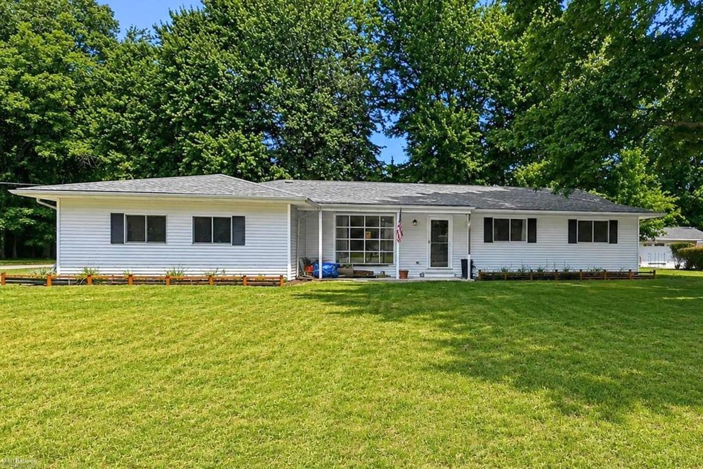 4141 Triwood Rd, Bridgeport charter township