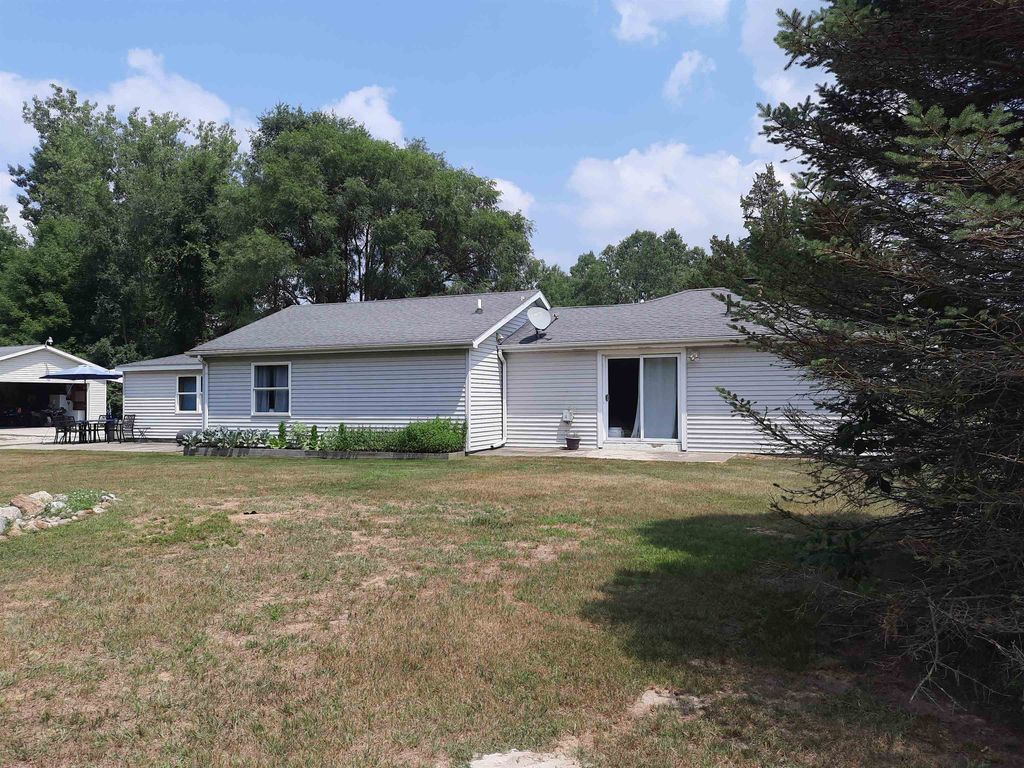 4112 W Sanilac Rd, Juniata township