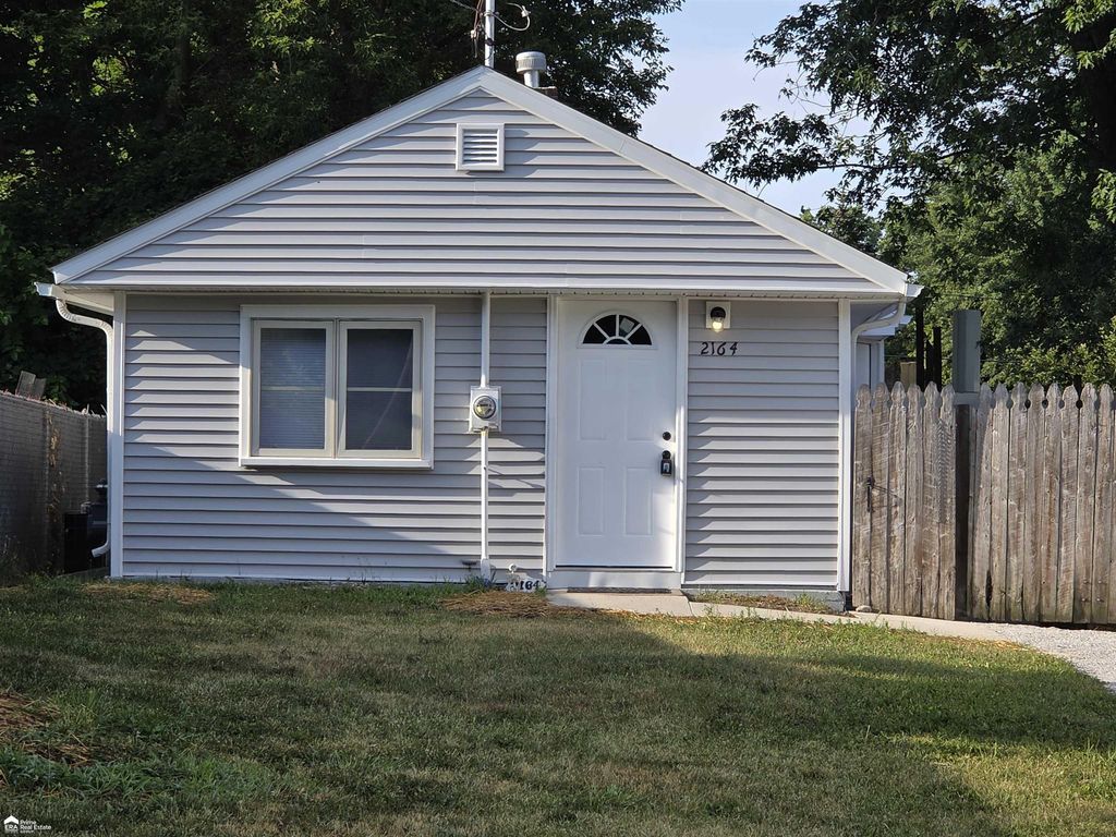 2164 E Whittemore Ave, Burton city