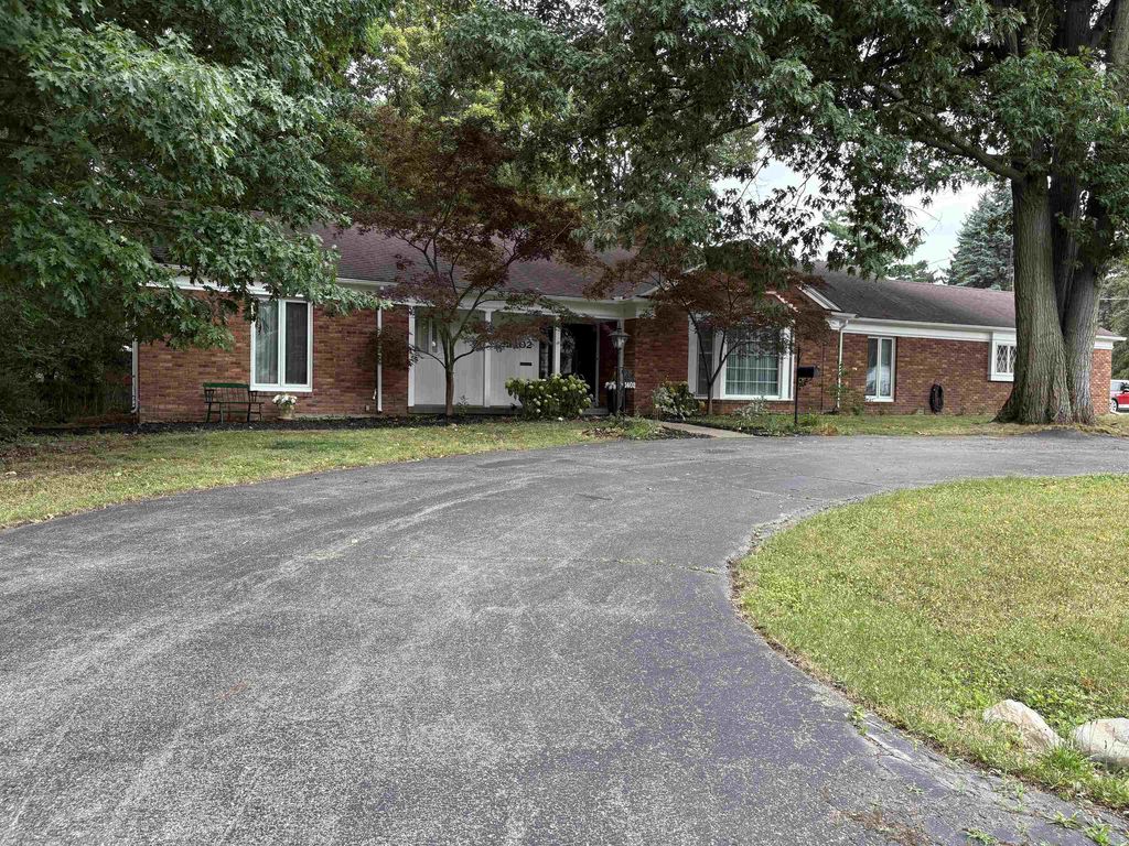 1402 Woodslea St, Flint