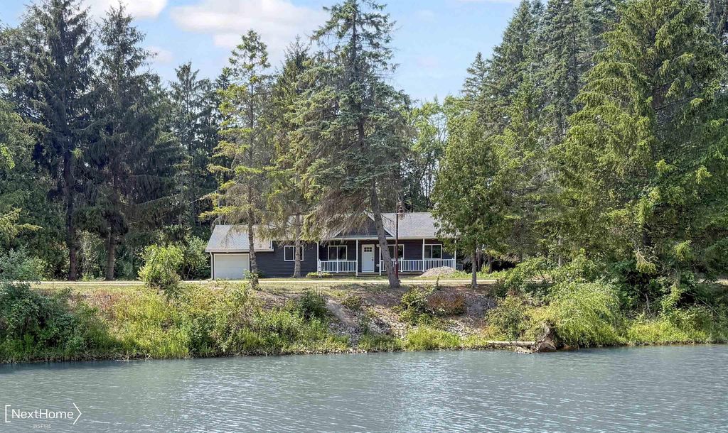 229 N Water St, Au Gres city
