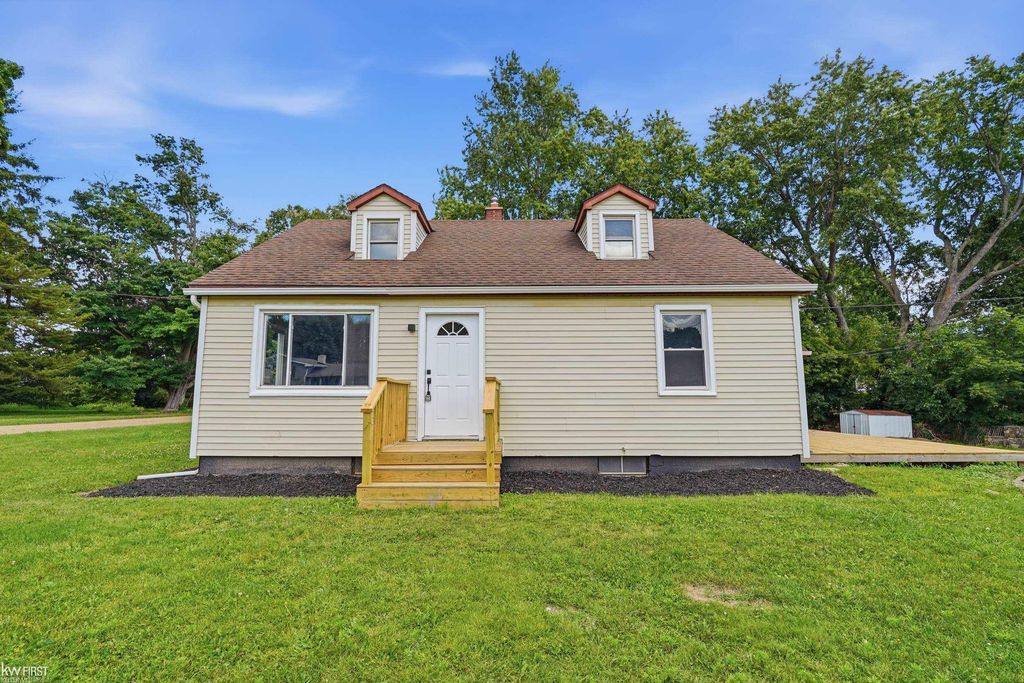 595 1st St, Oxford charter township