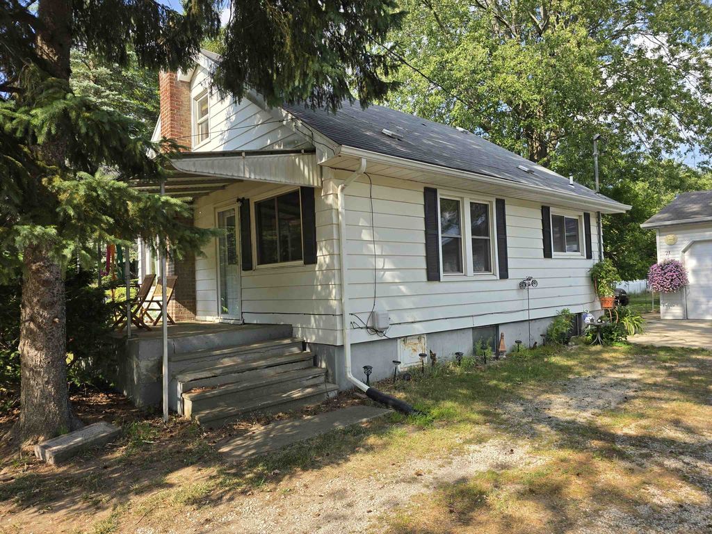 1271 S Dye Rd, Flint charter township
