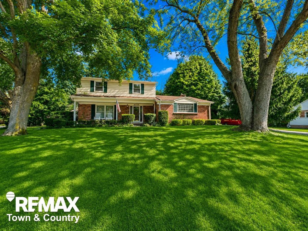 2516 Redwood Dr, Flint charter township