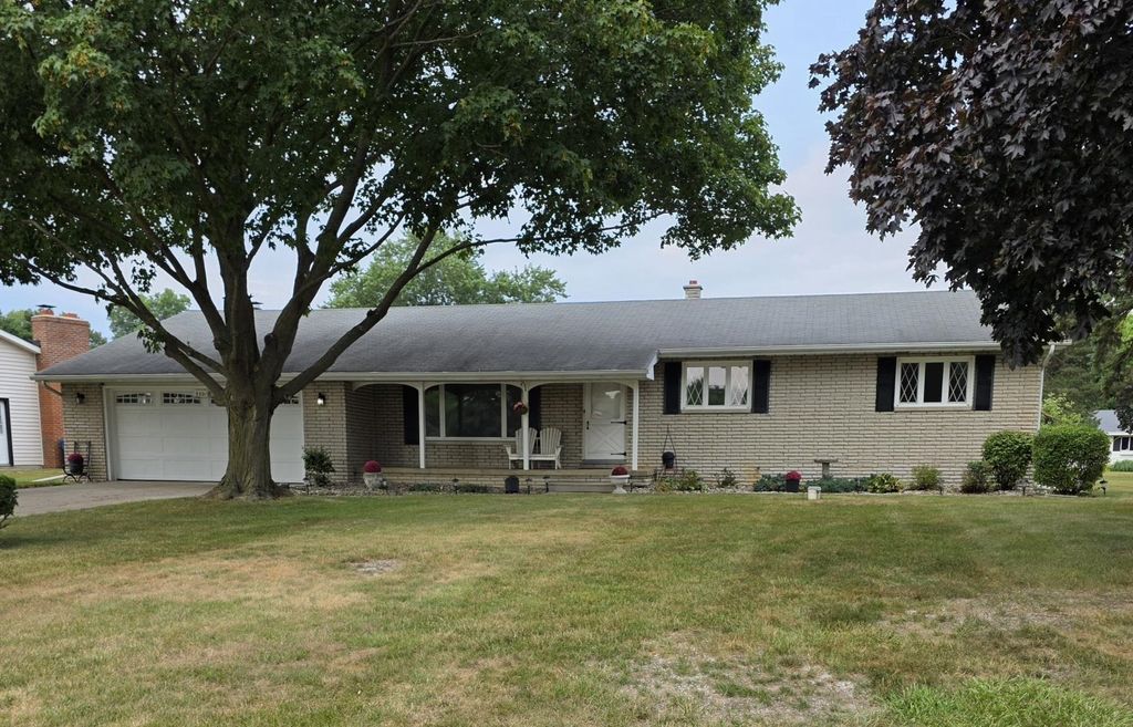 5321 Rosa Ct, Mundy township