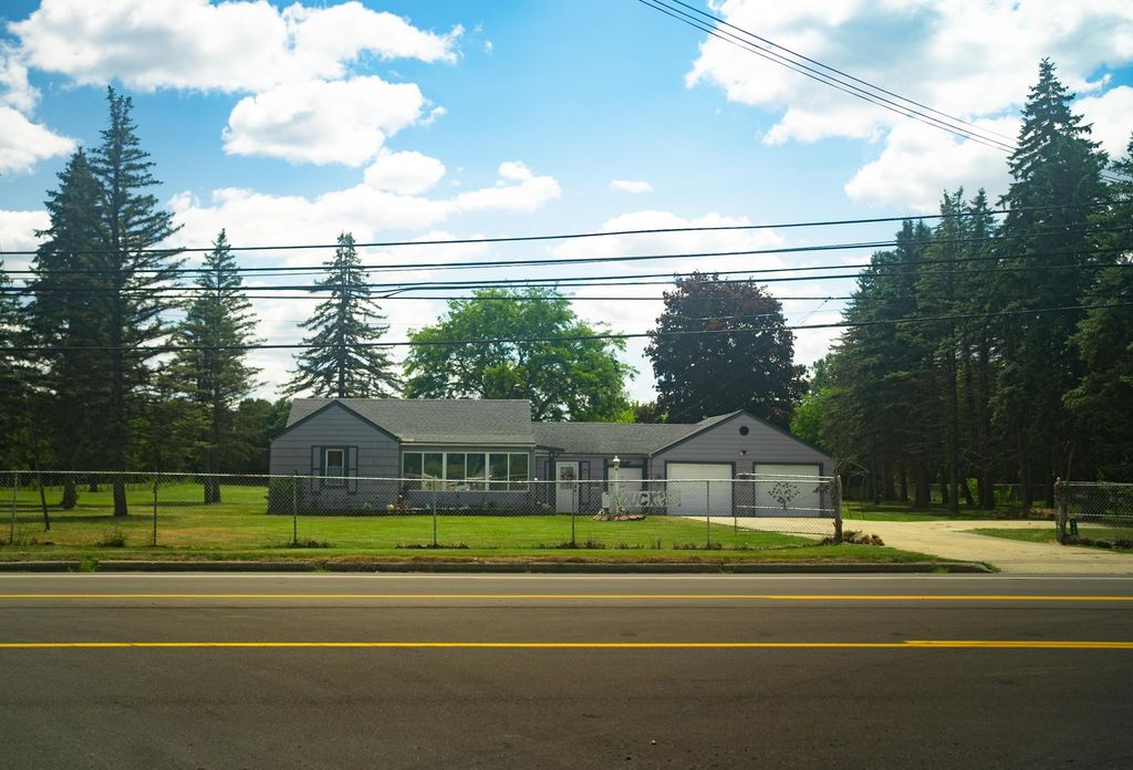 3467 Grand Blanc Rd, Mundy township