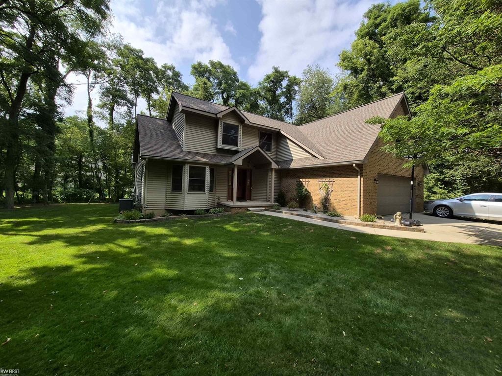 11383 Whispering Pines Trl, Tyrone township