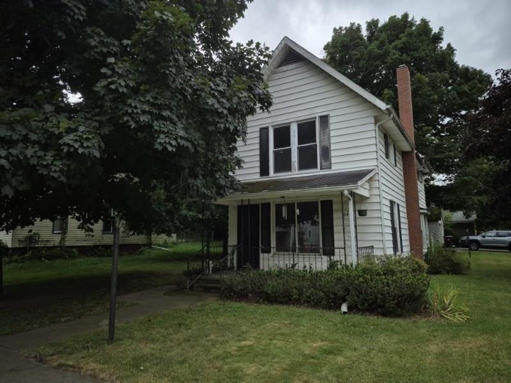 304 S Water St, Stockbridge village