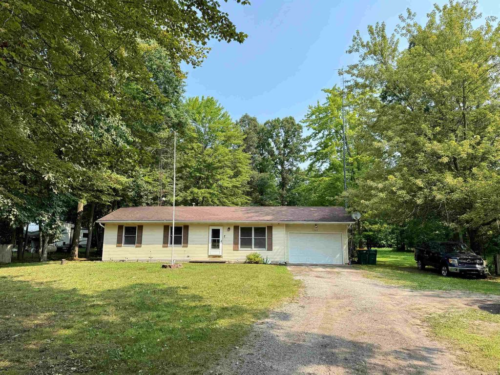 1365 E Burt Rd, Taymouth township