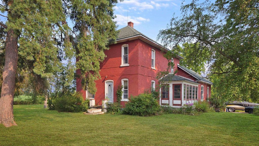 1146 Volkmer Rd, Maple Grove township