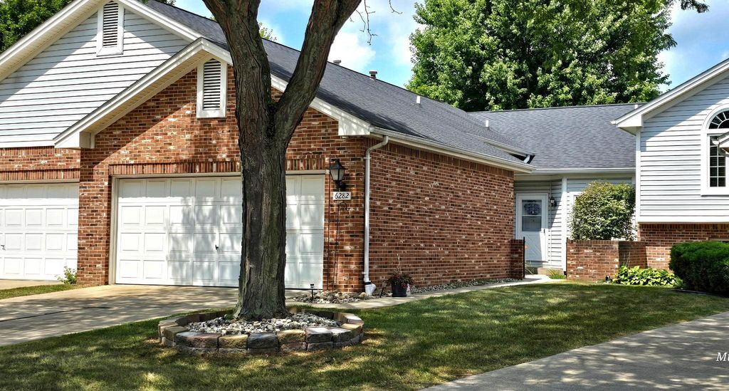 6282 Squire Lake Dr, Flushing charter township