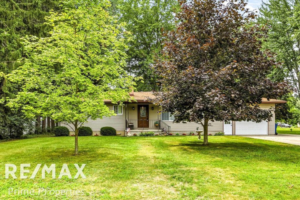 3942 Waltmar Dr, Bridgeport charter township