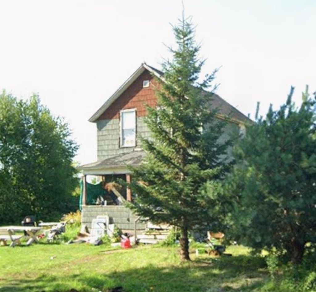 6351 S 2nd St, Wells township