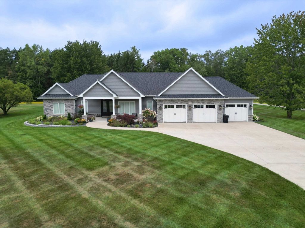 1860 S Beyer Rd, Blumfield township