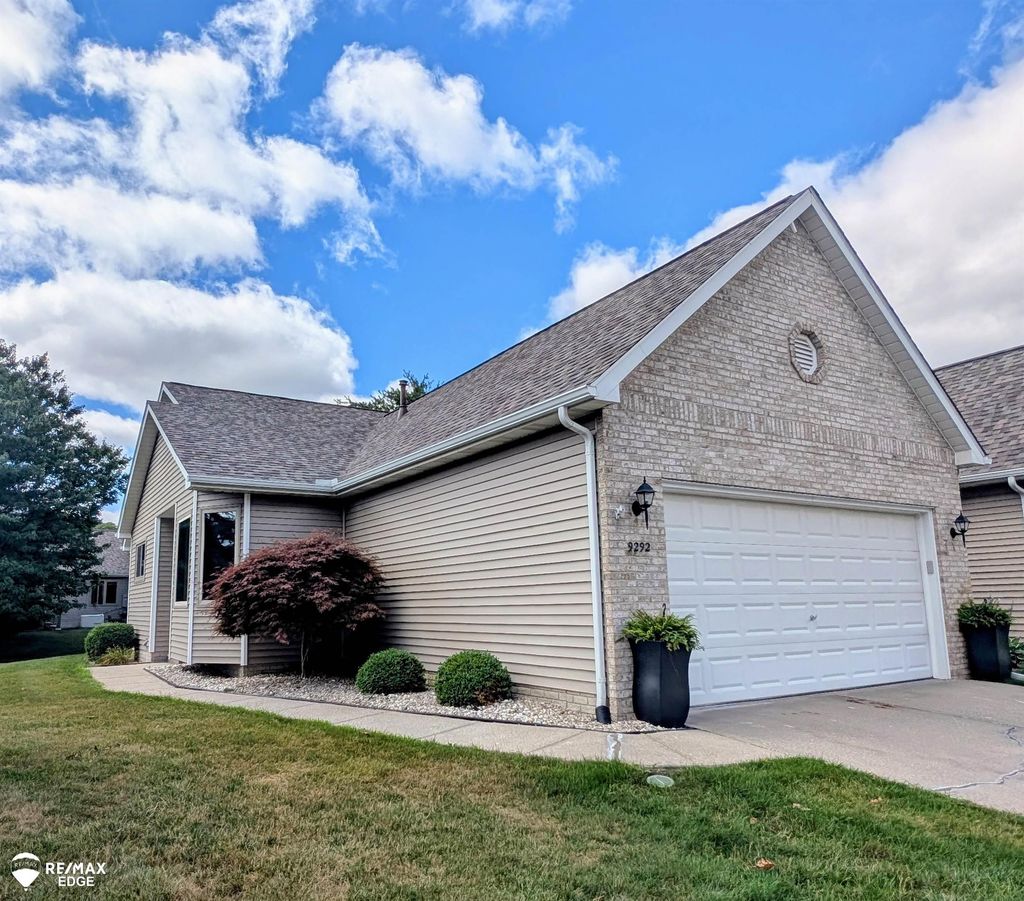 9292 Monica Dr, Davison