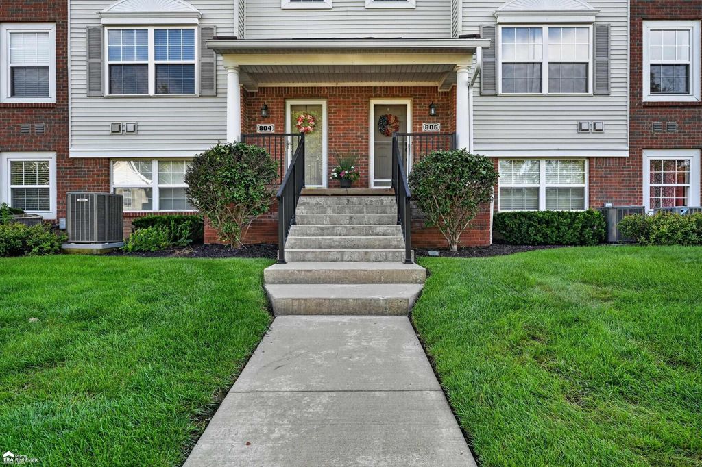 804 Eagle Dr, Fenton