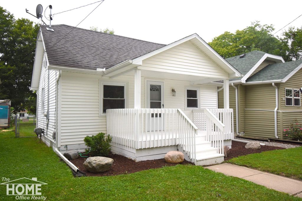 834 Broadway Ave, Owosso city