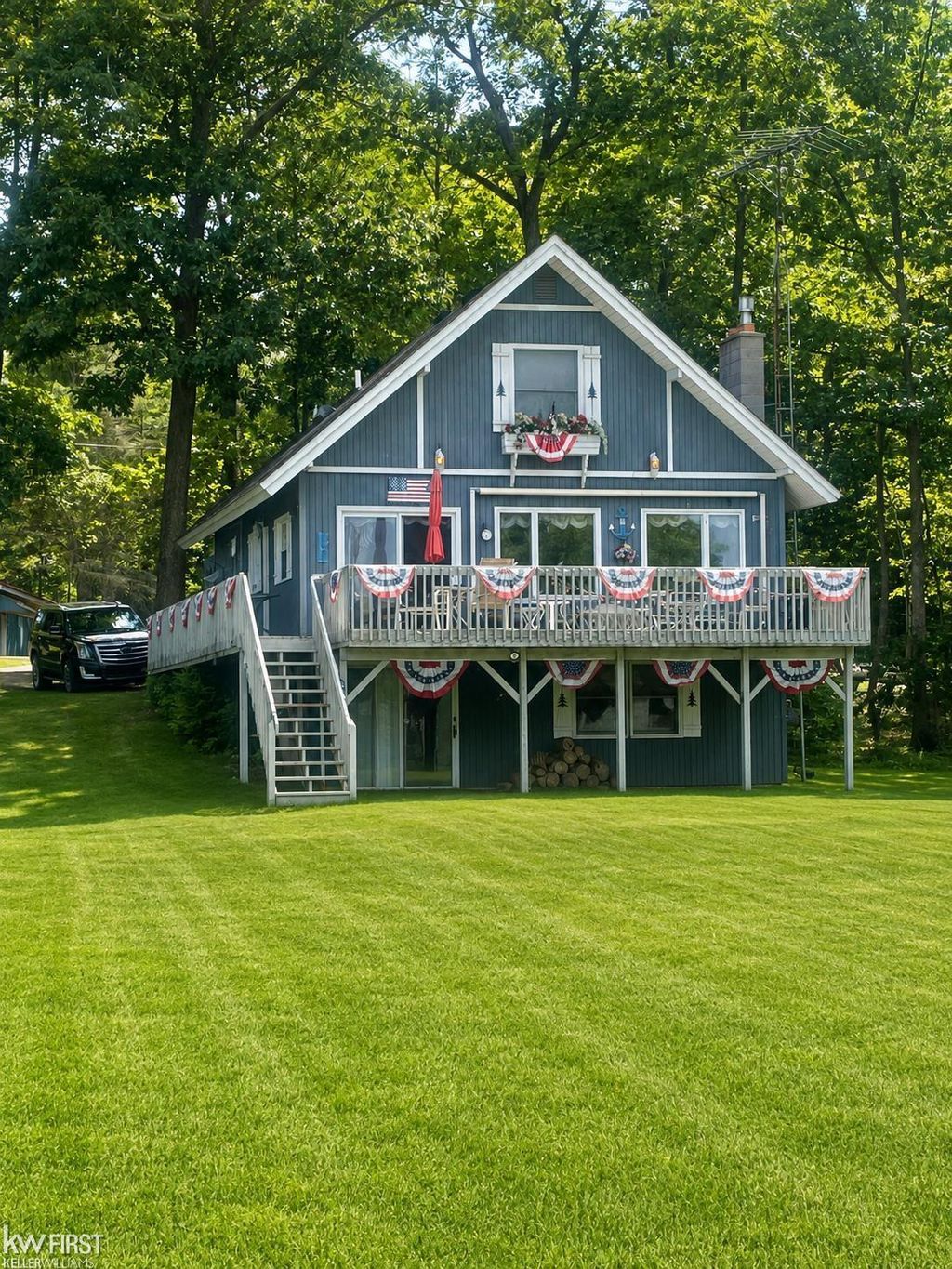 7894 Lakeside, Unknown City
