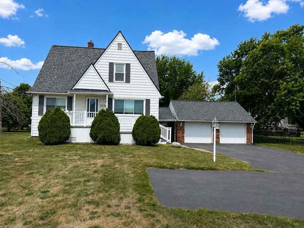 2196 S Dye Rd, Flint charter township