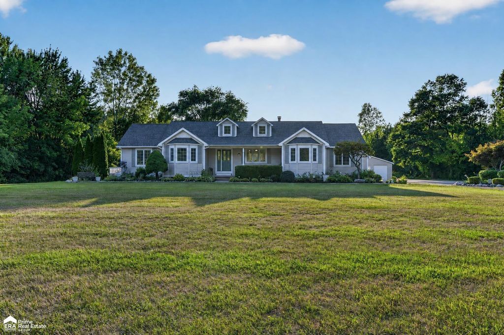 2120 Montague Rd, Davison township