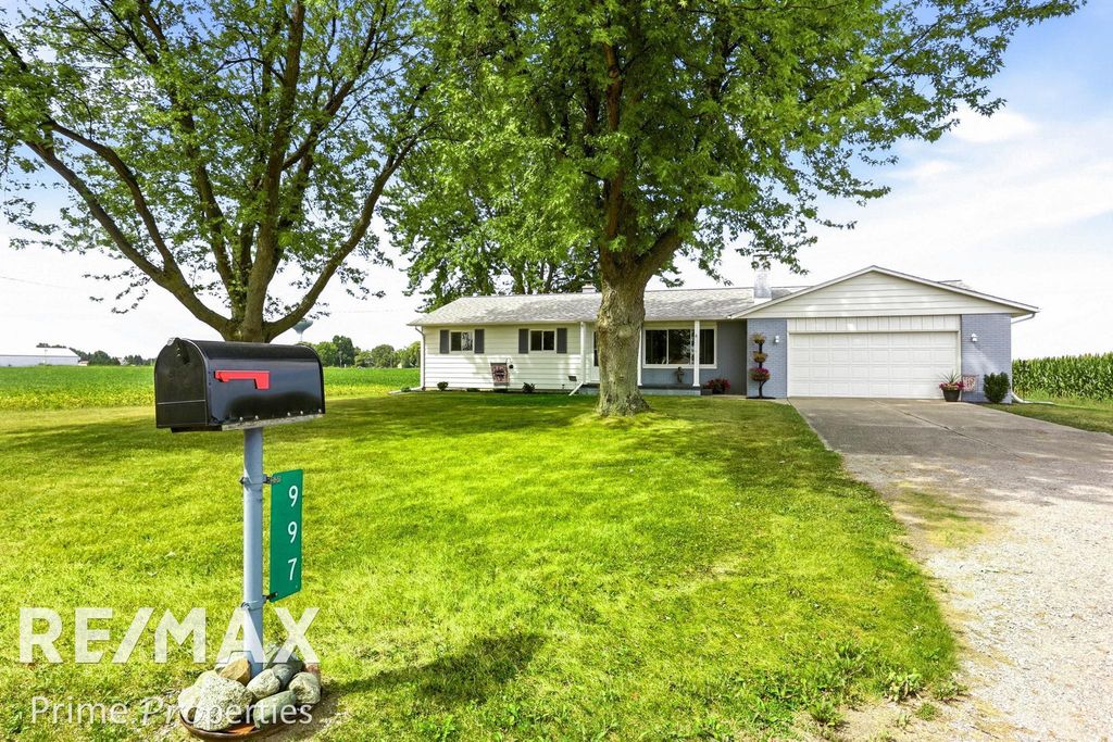 997 E Warner Rd, Hampton charter township