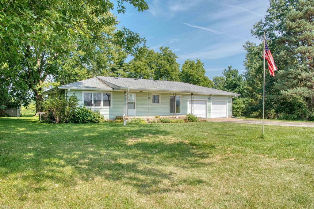 2470 Lyons Rd, Caledonia charter township