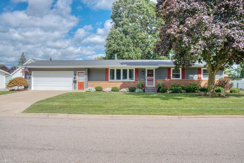 1210 Krust Dr, Owosso city