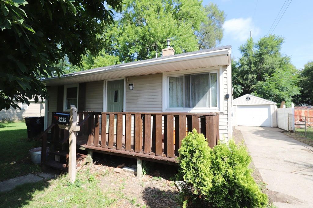3235 Whittier Ave, Flint city