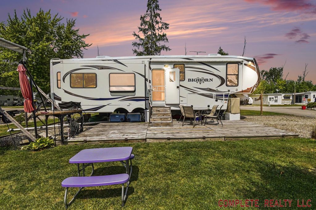 831 S Main (unit 142 And Unit 143), Au Gres city
